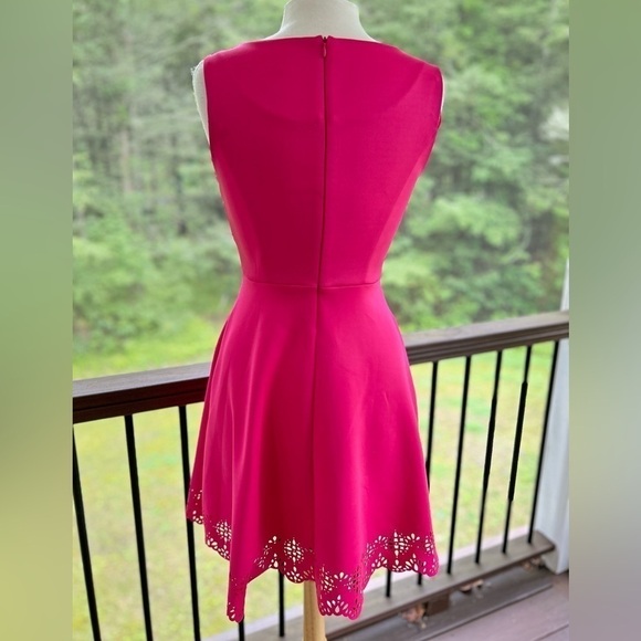 Cynthia Rowley 💵 Fit & Flare Size 4 Barbie Pink Dress w/ Pockets Scalloped Hem - Picture 3 of 13